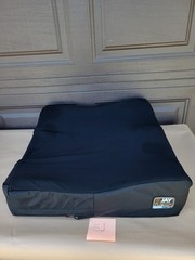 Jay Fusion Cryo Fluid Seat Cushion for Wheelchair 22″ x 20″ – 22″x20 NO GEL BAG