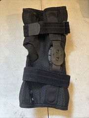 Breg Short Runner Wrap Around Hinged Air Mesh Knee Brace Size Medium