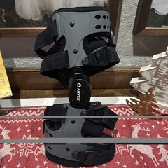 NEW ARYSE AY-43-R Metforce OA KNEE Knee Brace w/ Tool Kit RIGHT