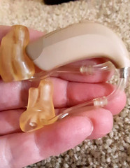 Orig. $9K – SONIC BTE Hearing Aids – New Other – Zip case, Manual, Batteries