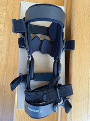NEW Right Townsend THUASNE Rebel Reliever Knee Brace Sz Small over Medium L1845