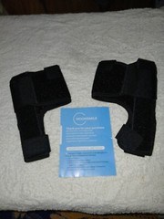 ** MOONSMILE ** ‚ BUNION SPLINTS – BLACK ‚ ONE PAIR