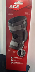ACE Black Adjustable Hinged Pivoting Lateral Stabilizers Firm Knee Brace NWT