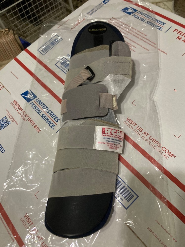RCAI – RESTING HAND ORTHOSIS with ( FINGER SEPARATOR ) X-LARGE and ( RIGHT HAND
