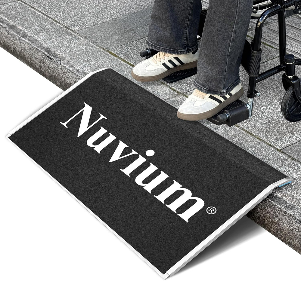 Portable 15.4″ x 32″ Aluminum Threshold Ramp for Wheelchairs, 700 LBS Capacity