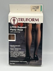 TRUFORM LITES Support Panty Hose w/ Control Top ~ Beige M ~ 1775-B ~ 10-20 mmHg