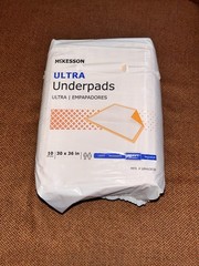 McKesson UPHV3036 30″ x 36″ Ultra Disposable Underpads – 10 Count