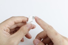 MiNi Hearing Aids Battery Power Small In Ear Sound Voice Amplifier Enhancer L/R