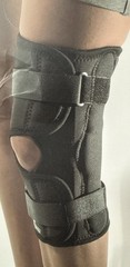 DonJoy Deluxe Hinged Knee Brace, Drytex Sleeve (Small, Black)