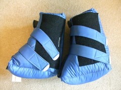2 Medline Basic Heel Protectors Standard Size (1 Pair) Exc Cond Used only once