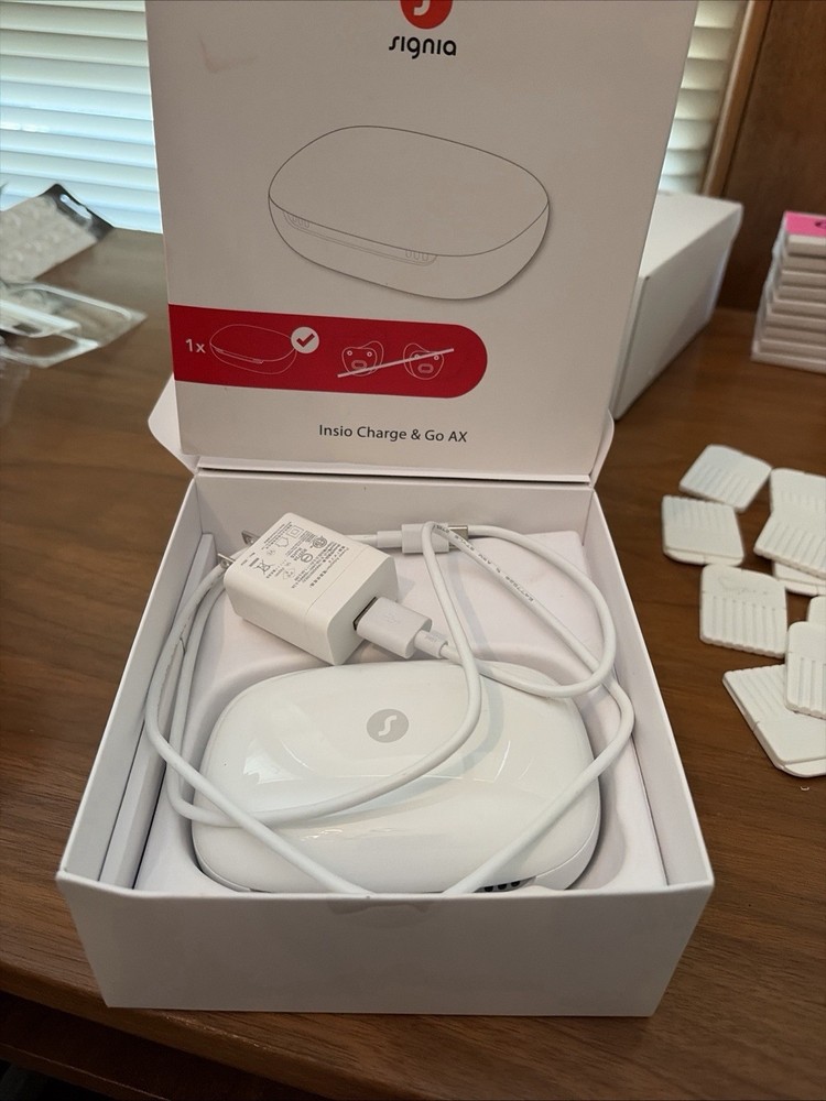 Signia Insio Charge & Go AX Hearing Aid Charger 21025145 White Bluetooth