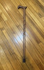 Brazos 34″ Handcrafted „Twisted Oak“ Handcrafted Wood Walking Stick