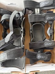 POD K4 V2.0 KNEE BRACE (PR) GRAPHITE/BLACK MD/LG K4020-459-XL/2X Open Box