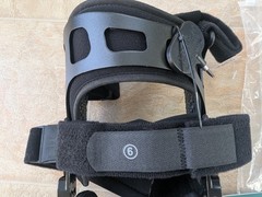 New Coretech RIGHT Knee Brace 845 OA Size Small (SUP2079BLKRS) HCPCS L1845 L1852