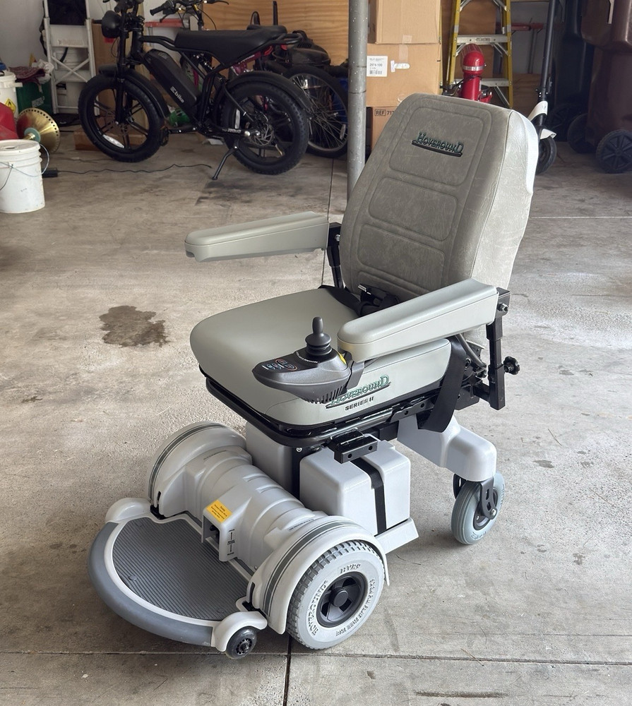 Hoveround MPV5 Power Wheelchair 4-Wheel Joystick Padded Armrest 12Hr Gray/White