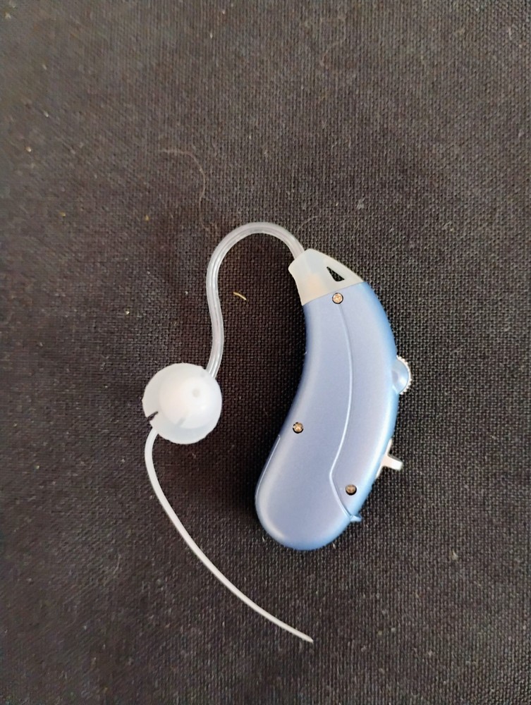 BTE digital hearing amplifiers 2 listening modes normal /noise reduction