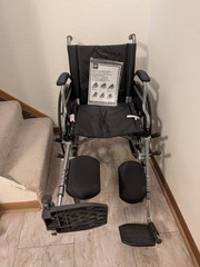 Medline K4 Basic Lightweight Elevating Wheelchair (MDS806550E)
