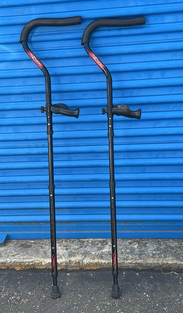 Acnovo Adjustable Height Lightweight Forearm Crutches w/ Handgrips Black Red