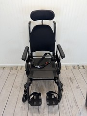 Quickie Iris Tilt in space Wheelchair 18″x18″ adj depth