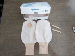 ConvaTec SUR-FIT Natura Drainable Ostomy Pouch 12 units 401502 plus 9 wafers
