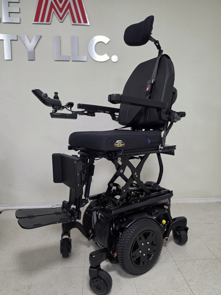 2025 Quantum Edge 3 iLevel Stretto Power Wheelchair Only 2.4 Miles