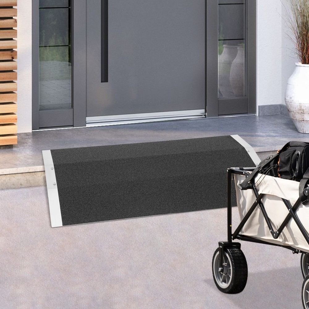 Aluminum Portable Wheelchair Threshold Ramp 31.5 × 15.75 in Non-Slip 300 kg
