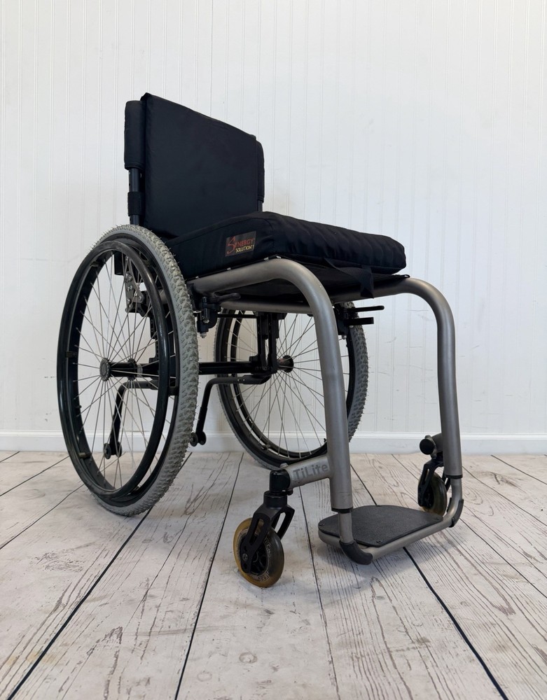 Tilite ZRA TITANIUM Ultralight 15”x18” Adj Depth Rigid Wheelchair Spinergy