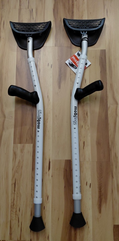 Mobilegs ULTRA A300 Adjustable Ergonomic Crutches 4’9″ to 6’4″ 300 Lbs Capacity