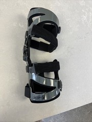 RIGHT Small BREG THRUSTER LEGACY KNEE BRACE NEW. Bledsoe