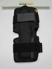 Corflex Cooltex 13″ Anterior Closure Knee Wrap OP Pop wHinge Left Right Small