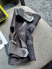 Donjoy Performance Bionic Drytex Hinged Knee Sleeve Joint Stabilizer Medium