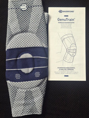 Bauerfeind GenuTrain Knee Support Size 6 Titan/Blue New Open Box