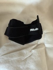 Mueller Sport Care Advanced Wrist Brace One Size Black Adjustable Fits L/R (l77)