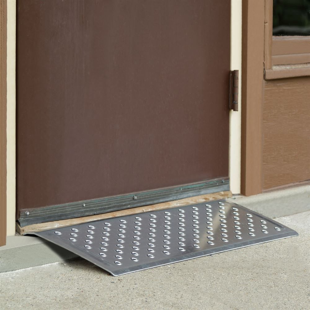 12″ L x 32″ W – Silver Spring Aluminum EZ-Traction Threshold Ramps