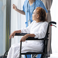 [FDA APPROVED]Foldable Lightweight Transport Wheelchair w/Handbrakes & Seat Belt