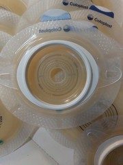 Qty 20 Coloplast SenSura Click Xpro Ostomy Baseplate Belt Tabs 11035 Cut To Fit