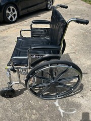 heavy duty wheelchair slightly used holds up to 500 pounds it is not motorized