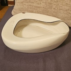 White Enamelware Bed Pan 1 qt Reusable 14×11 in 6.5 in Opening 4.5 in