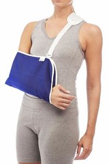 Mueller Sport Care Adjustable Arm Sling, Maximum Support 6911