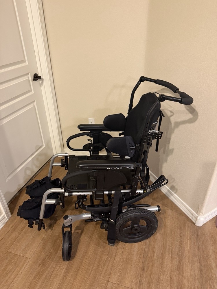 Sunrise Medical Quickie IRIS Manual Wheelchair Tilt-In-Space Black 300 lb