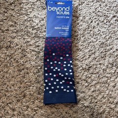 Beyond Scrubs 8mmHg Compression Socks Women Navy Blue Pink White NEW WITH TAGS