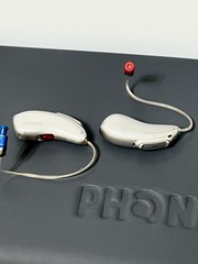 PHONAK AUDEO MARVEL M90-R RIC SET w/ REMOTE CONTROL (Read)