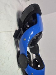 Ossur Blue Össur CTi Custom Knee brace Medium Rigid frame with black straps