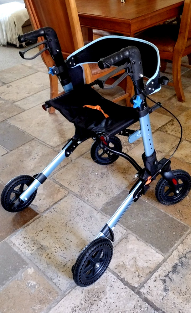 AOJIN Foldable ALL TERRAIN Rollator Walker