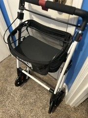 KMINA PRO Lightweight Rollator With Storage And Tray