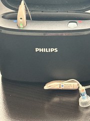 Philips Hearlink 9040 Pair with Charger Authentic