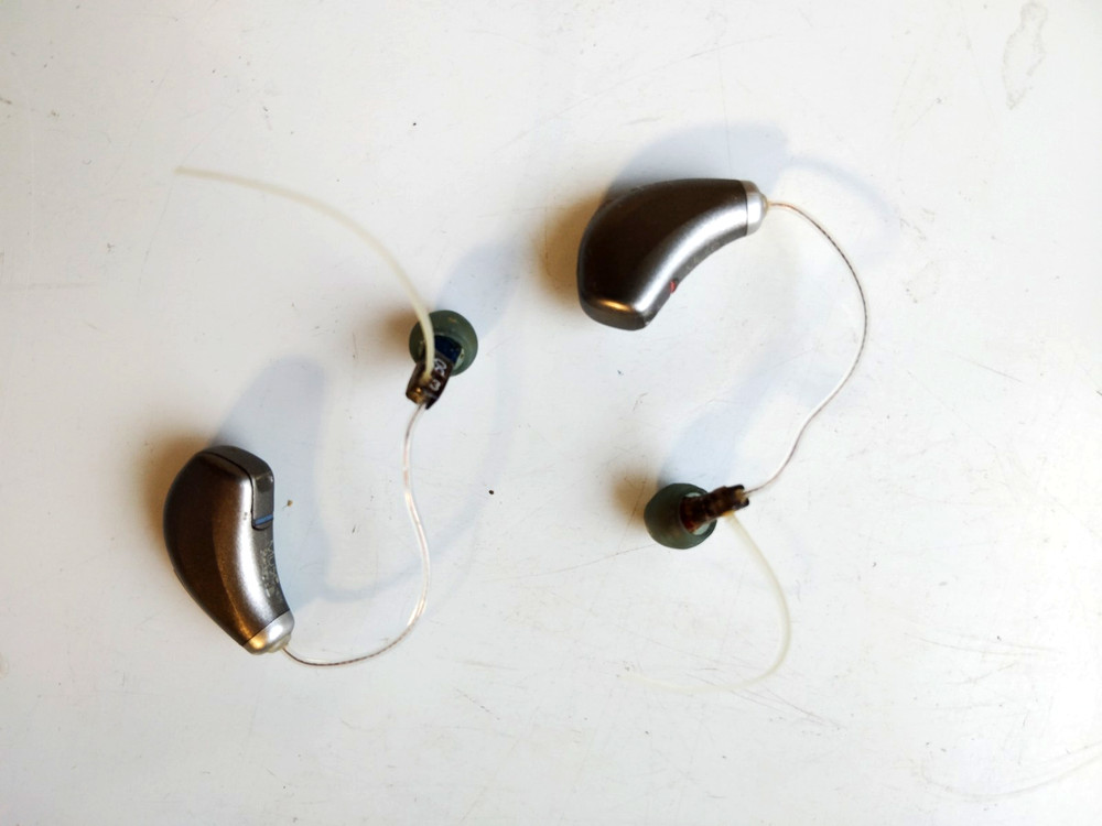 1 Pair Starkey Muse 1200 Hearing Aids Only Clean Used