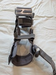 DonJoy OA Nano Knee Brace Right Medial X-Small w/ Bag & Accessories