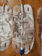 (4 Lot) Urinary Leg Bag Anti-Reflux Valve 500 Ml Vinyl MFR: 4601 – MEDIUM