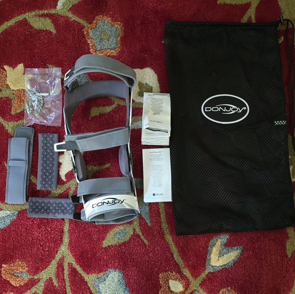 DonJoy Renegade Hinged Knee Brace for ACL, PCL, and CI. Right knee, Size XL